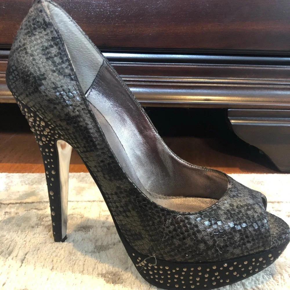Mariah Carey Gray Patterned Rhinestone Heels - Picture 3 of 8